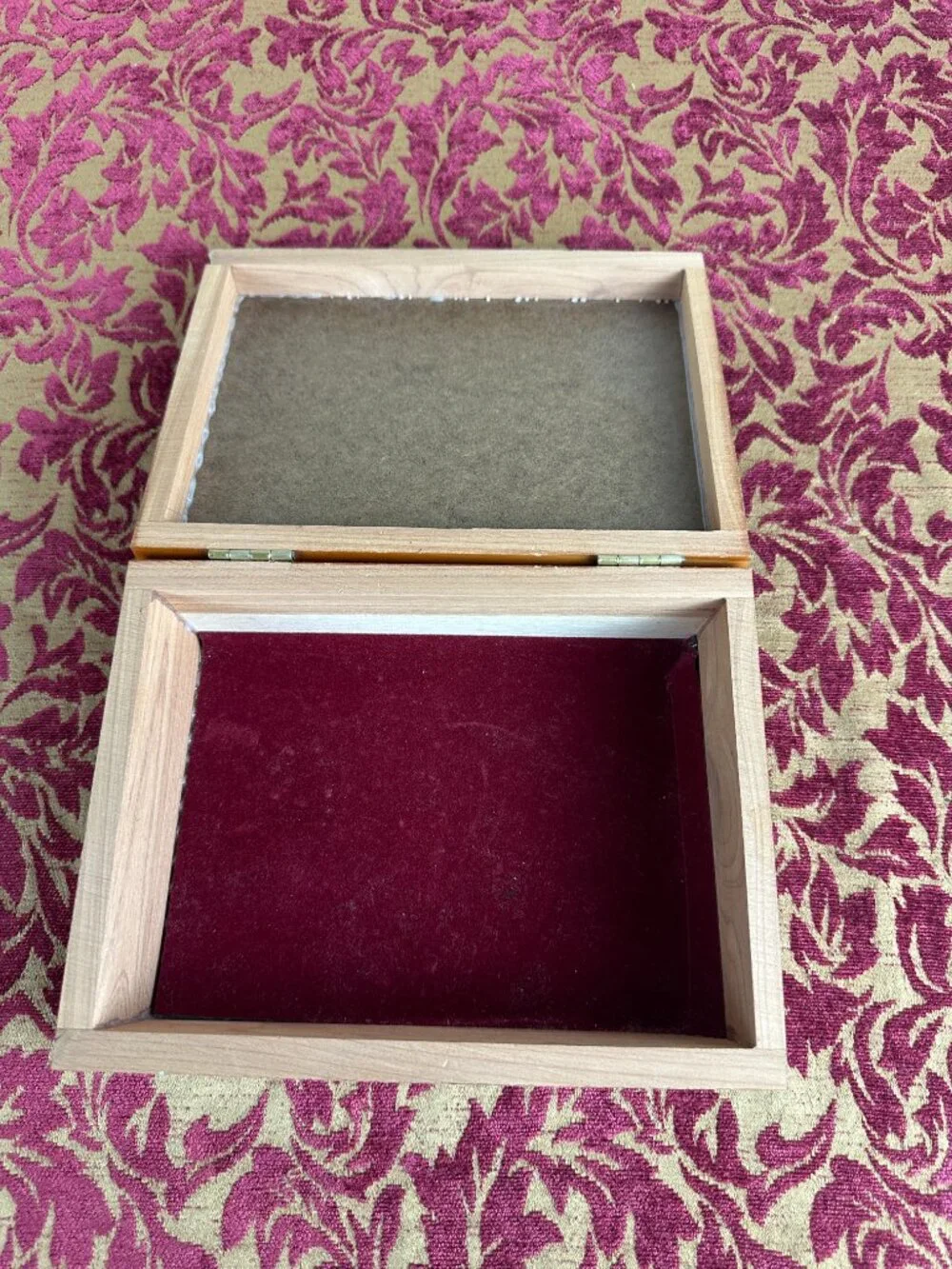 VTG Holographic Foil Howling Wolves Moon Wood Jewelry Souvenir Box Port Aransas